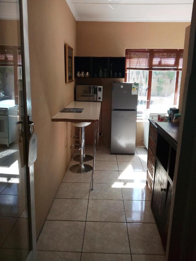 36 Df Strauss Street Apartment Kleinmond Exterior photo